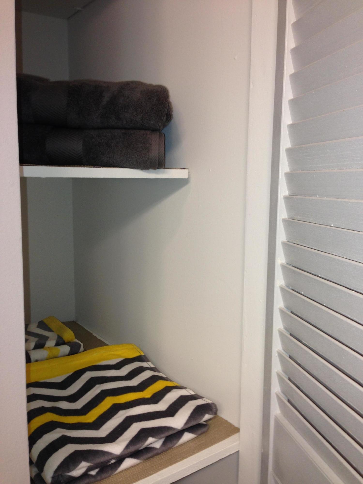5350 Bennett Road Chattanooga, TN 37412 - Photo 18 of 34 Bathroom Closet