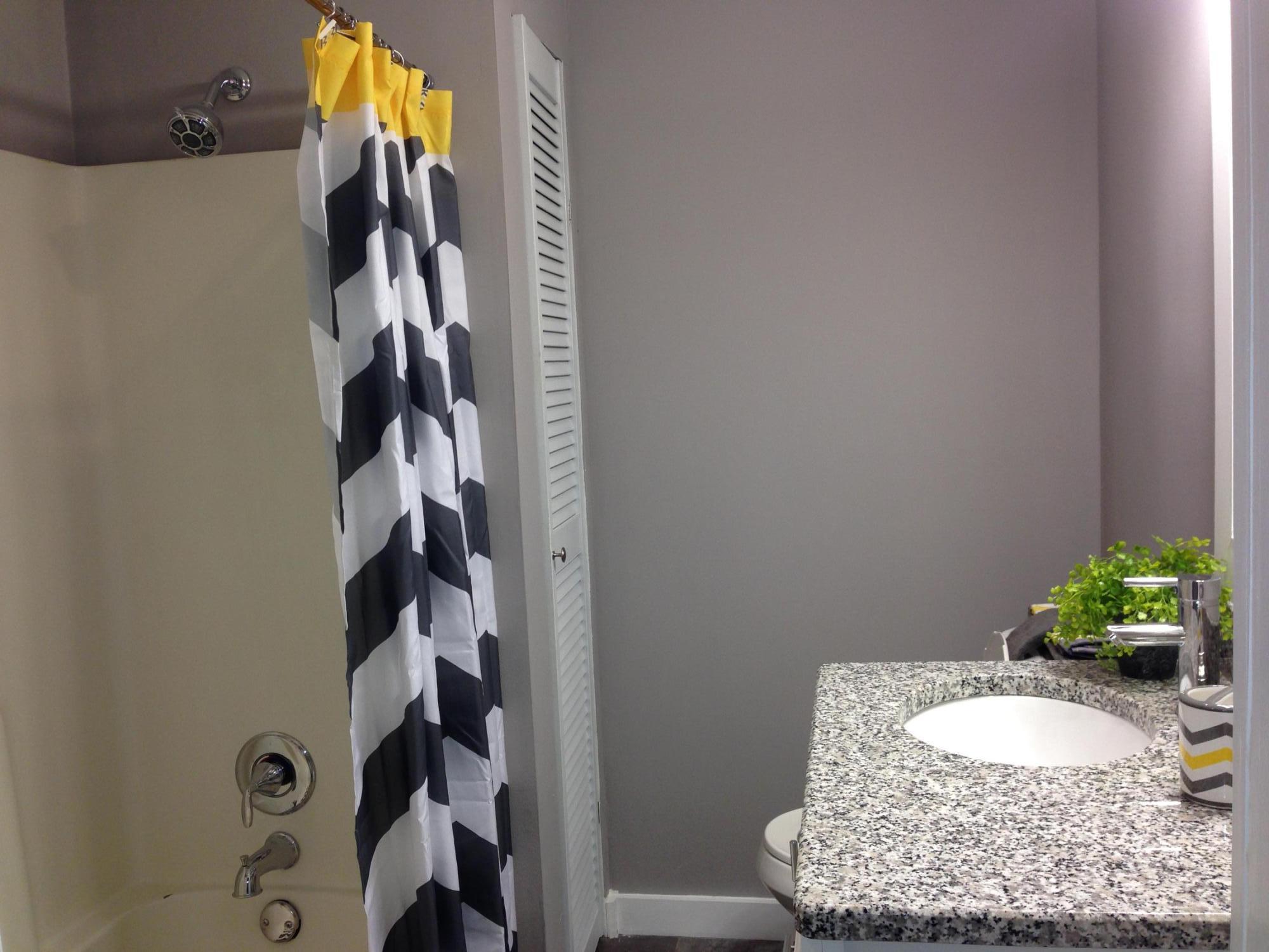 5350 Bennett Road Chattanooga, TN 37412 - Photo 19 of 34 Shower