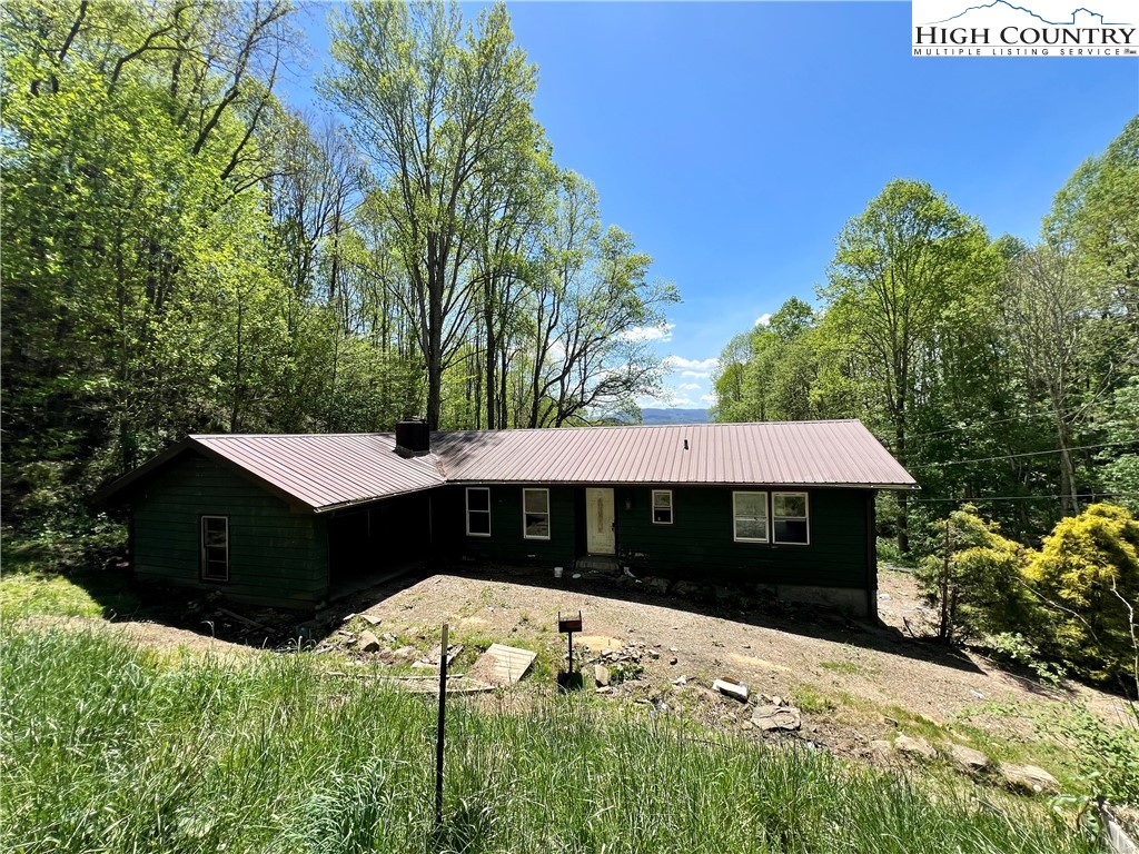 686 Will Perry Road Vilas, NC 28692 - Photo 1 of 15 Gallery Image 1