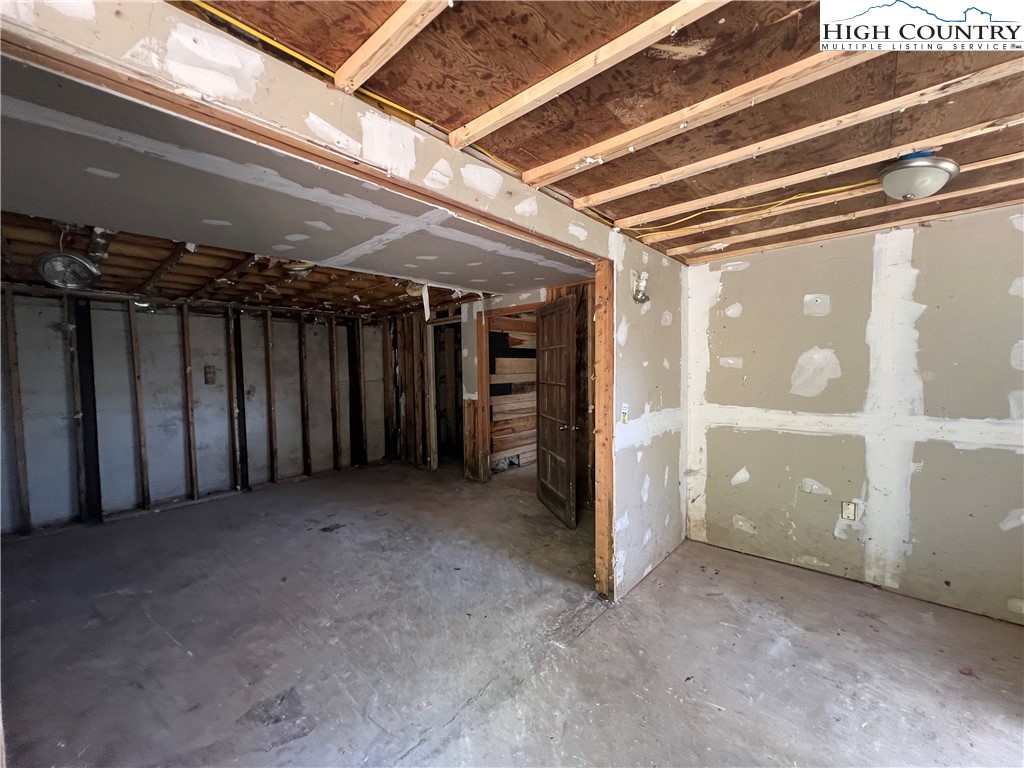 686 Will Perry Road Vilas, NC 28692 - Photo 13 of 15 Gallery Image 13