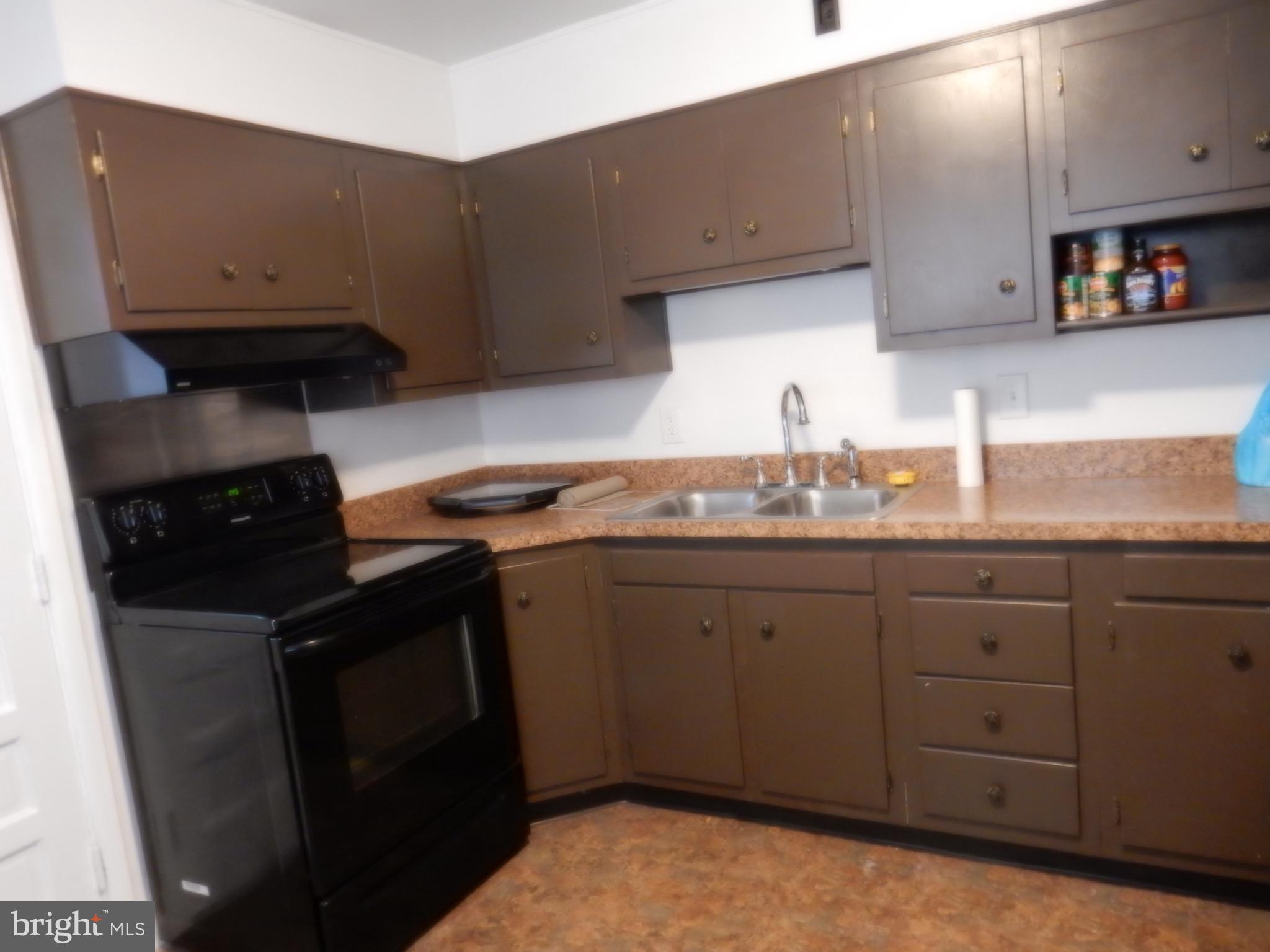 7100 Old Harford Road Baltimore, MD 21234 - Photo 2 of 18 Kitchen