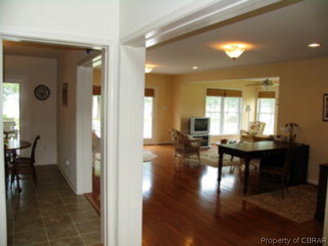 307 Grove Point Road Kilmarnock, VA 22482 - Photo 8 of 15