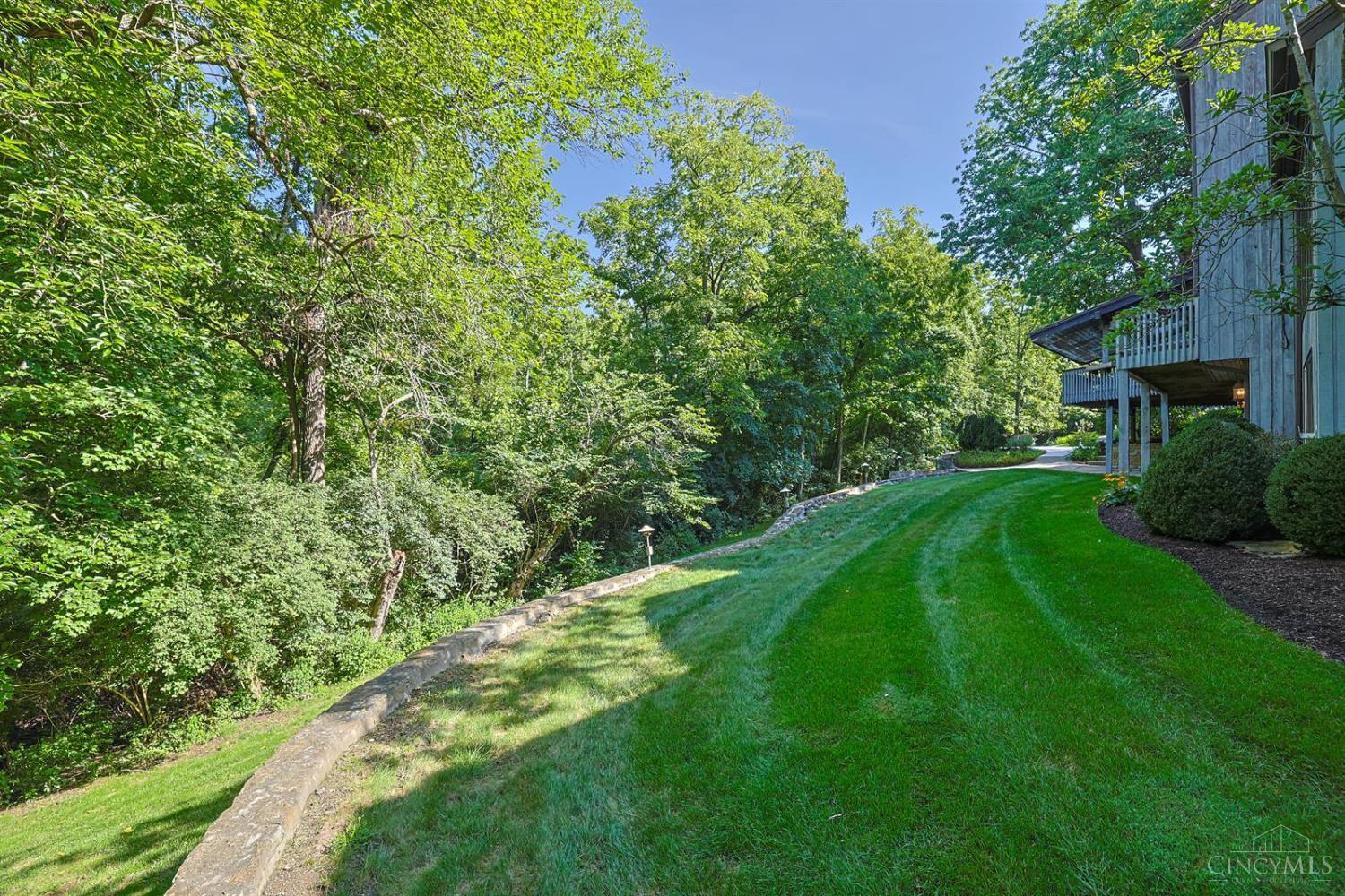 4805 Drake Road Cincinnati, OH 45243 - Photo 72 of 97 Gallery Image 72