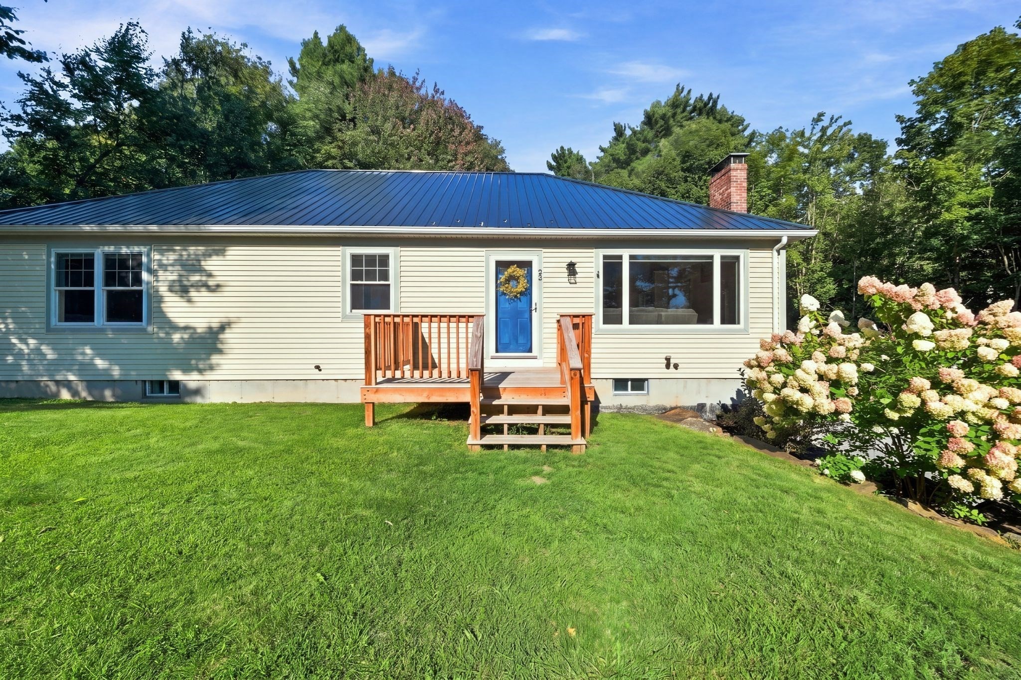 25 Ridgewood Drive Gilmanton, NH 03237 - Photo 1 of 42 Gallery Image 1