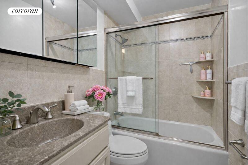 209 East 56th Street, Unit 2K Manhattan, NY 10022 - Photo 5 of 10