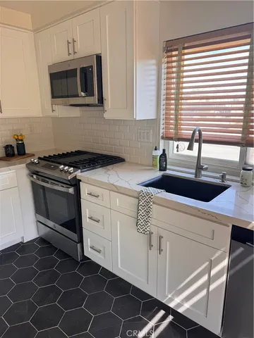 $2,875 | 25761 Player Drive, Valencia, CA 91355