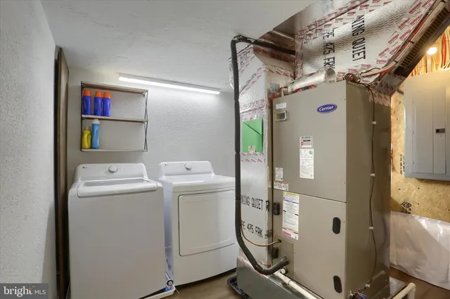 a view of a back yard of the house