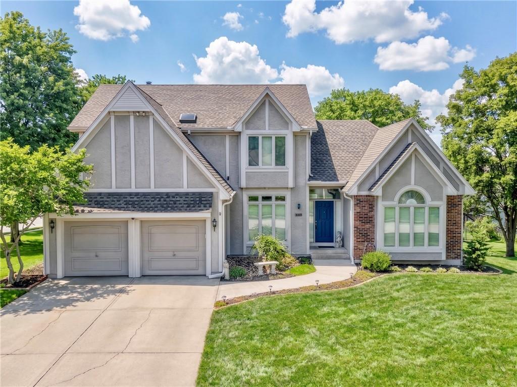 602 Ridgewood Drive Raymore, MO 64083 - Photo 2 of 41