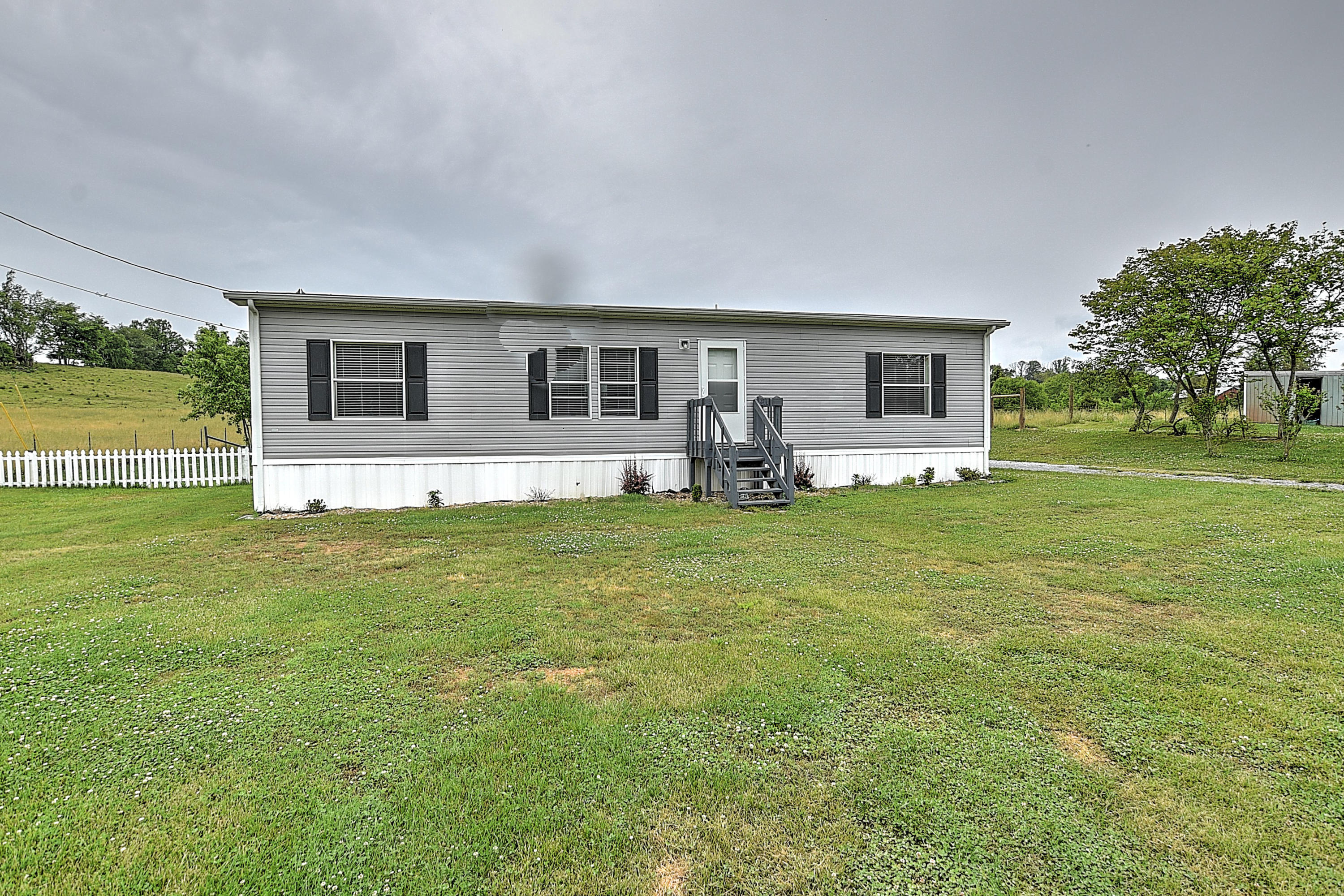 411 Pleasant Vale Road Chuckey, TN 37641 - Photo 3 of 35 411 Pleasant Vale-3