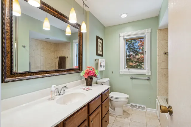 $579,000 | 23W134 Mulberry Lane, Glen Ellyn, IL 60137