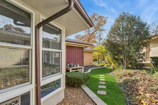 $579,000 | 23W134 Mulberry Lane, Glen Ellyn, IL 60137