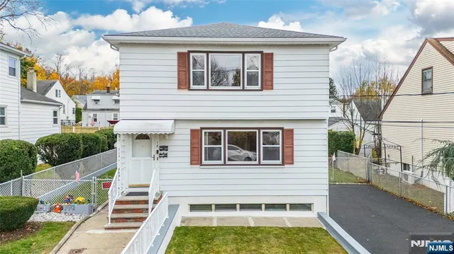 $700,000 | 18 Birch Street, Bloomfield, NJ 07003