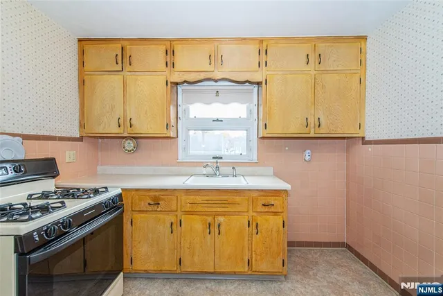 $700,000 | 18 Birch Street, Bloomfield, NJ 07003