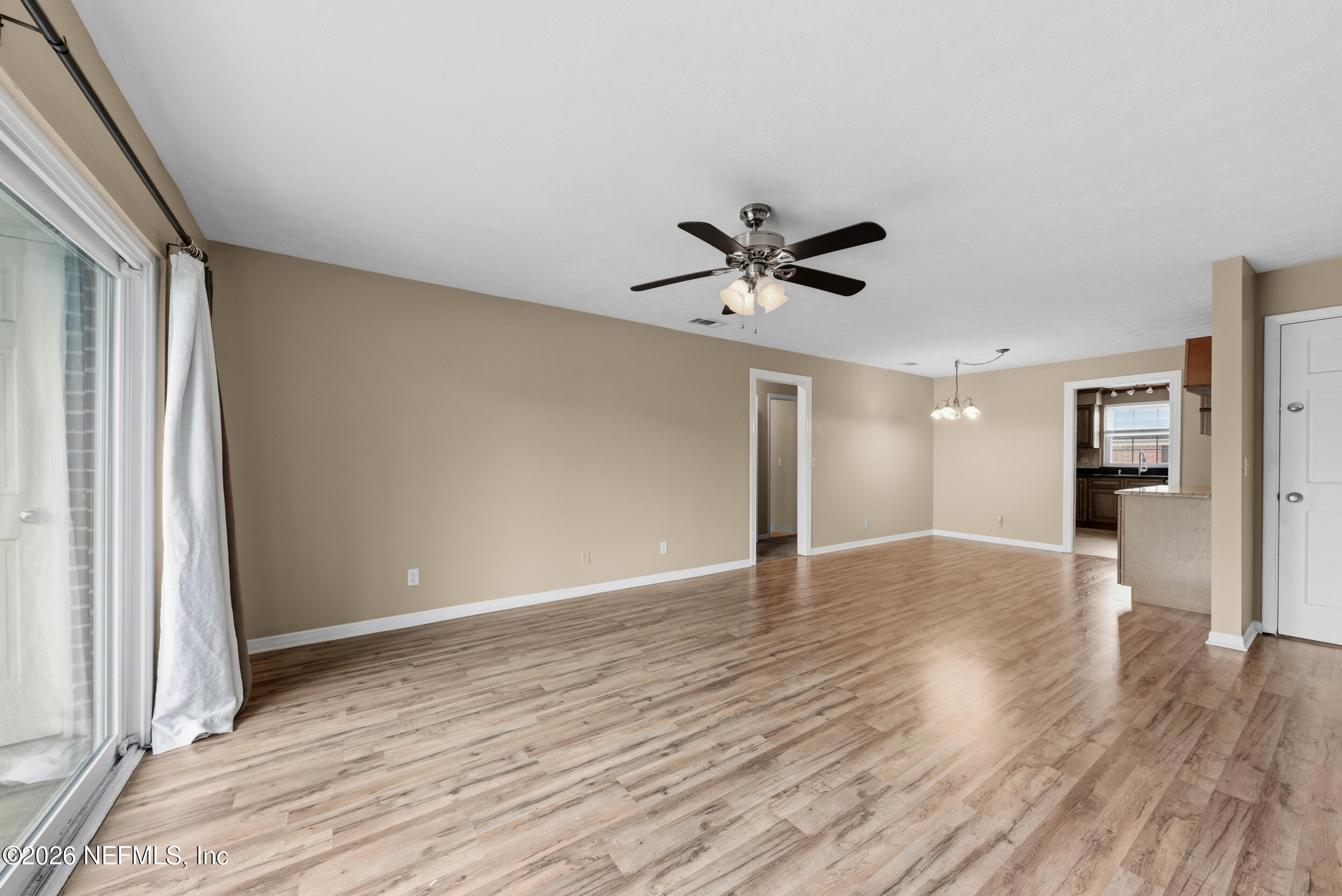 4915 Baymeadows Road, Unit 3C Jacksonville, FL 32217 - Photo 5 of 27 Living Area