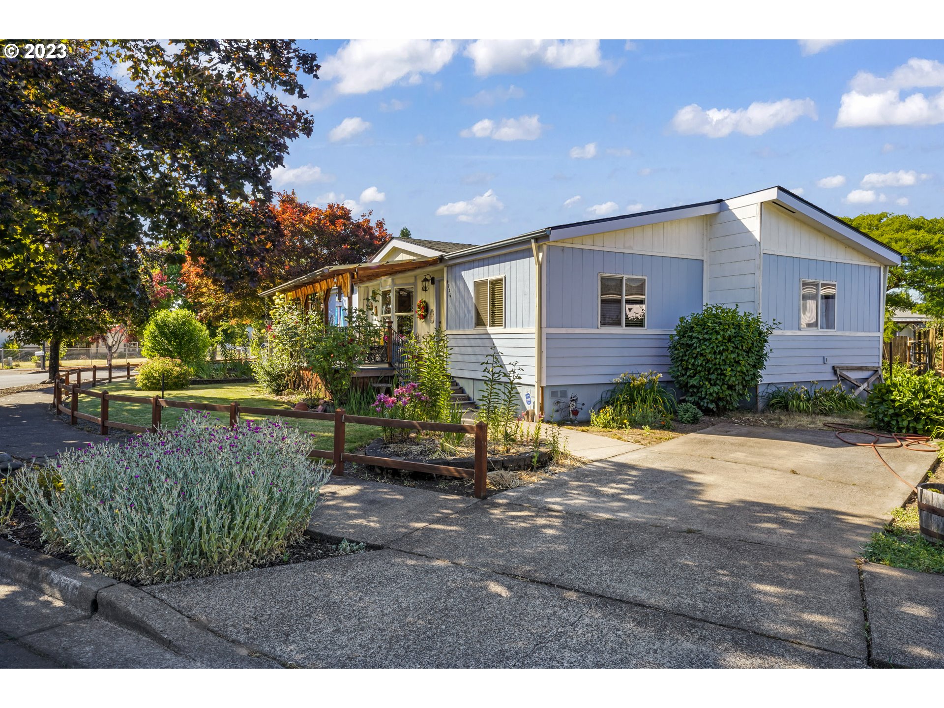 4926 Morely Loop Eugene, OR 97402 - Photo 3 of 34 Gallery Image 3