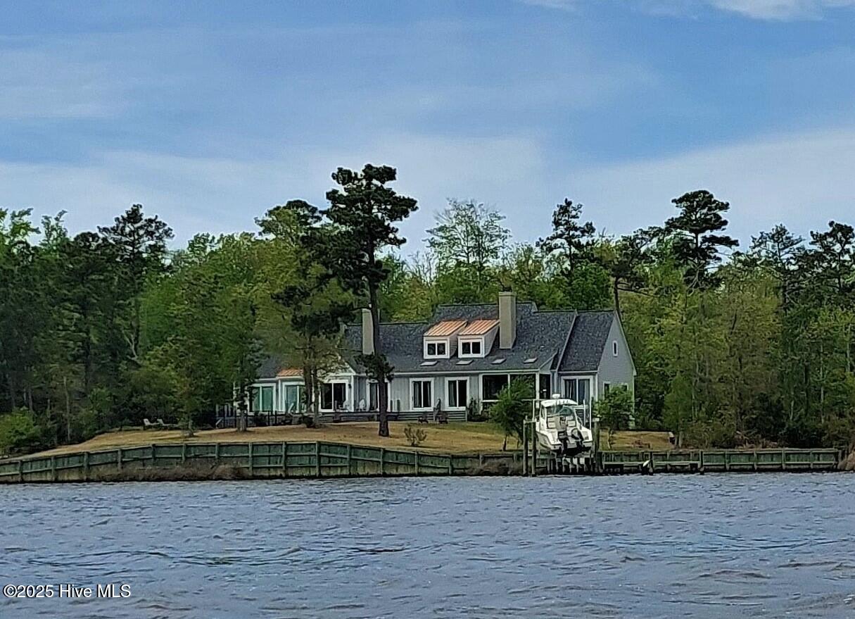 454 Baird Point Road Grantsboro, NC 28529 - Photo 7 of 31 Upscale Waterfront Homes