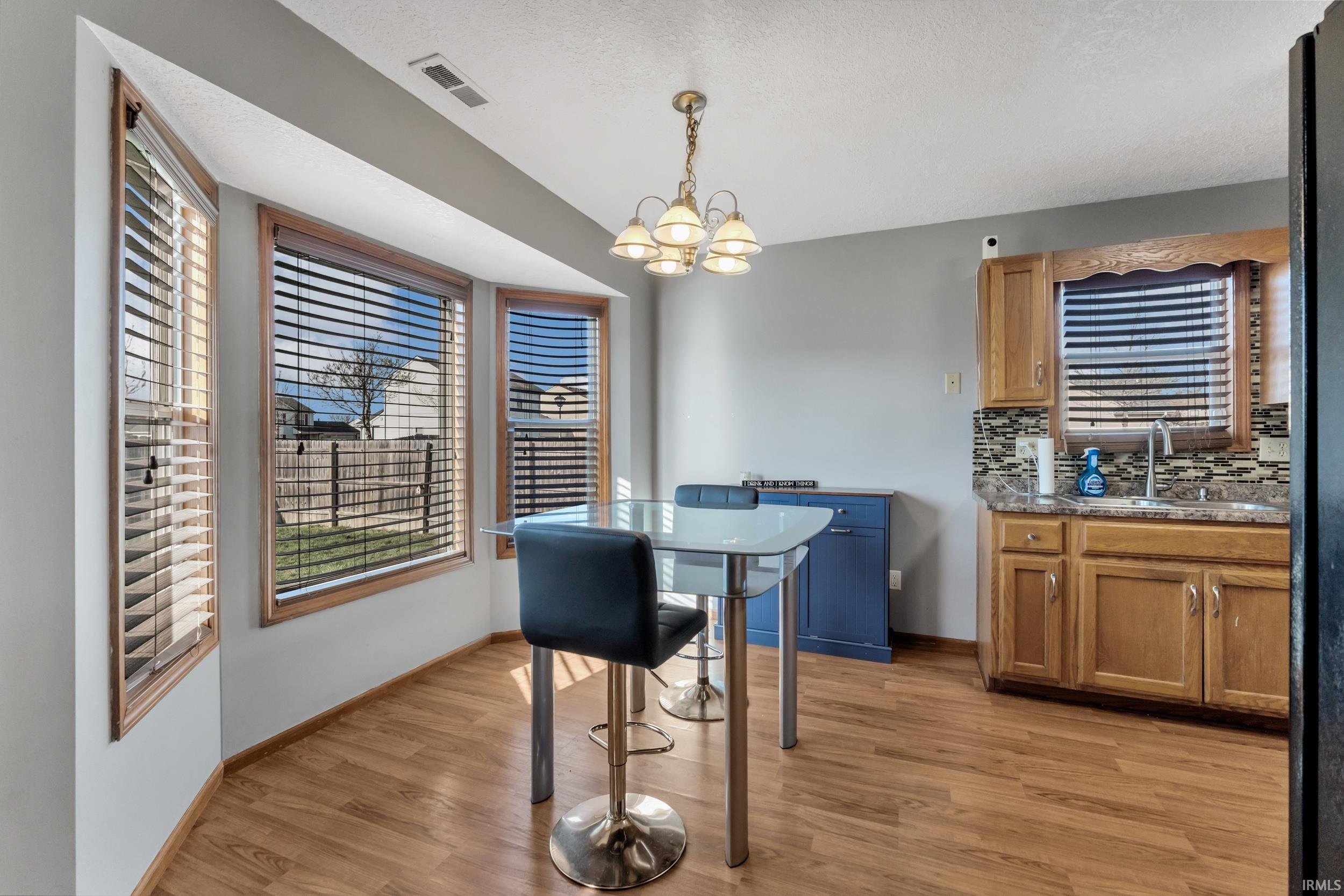 525 Briarfield Drive Fort Wayne, IN 46825 - Photo 8 of 26 Gallery Image 8