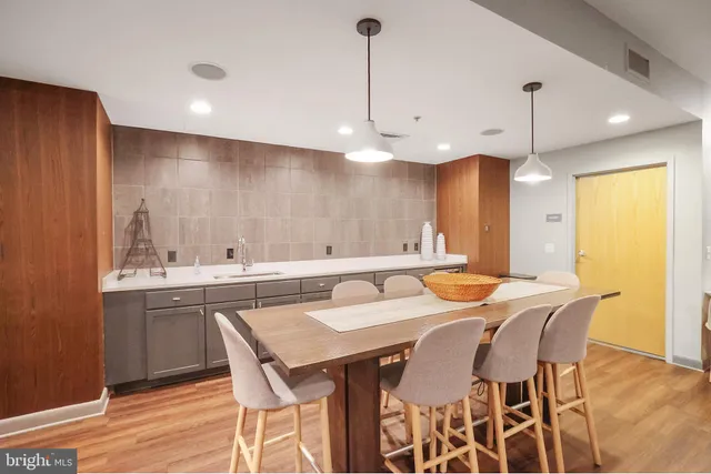 $465,000 | 400 Massachusetts Avenue Northwest, Unit 405, Washington, DC 20001