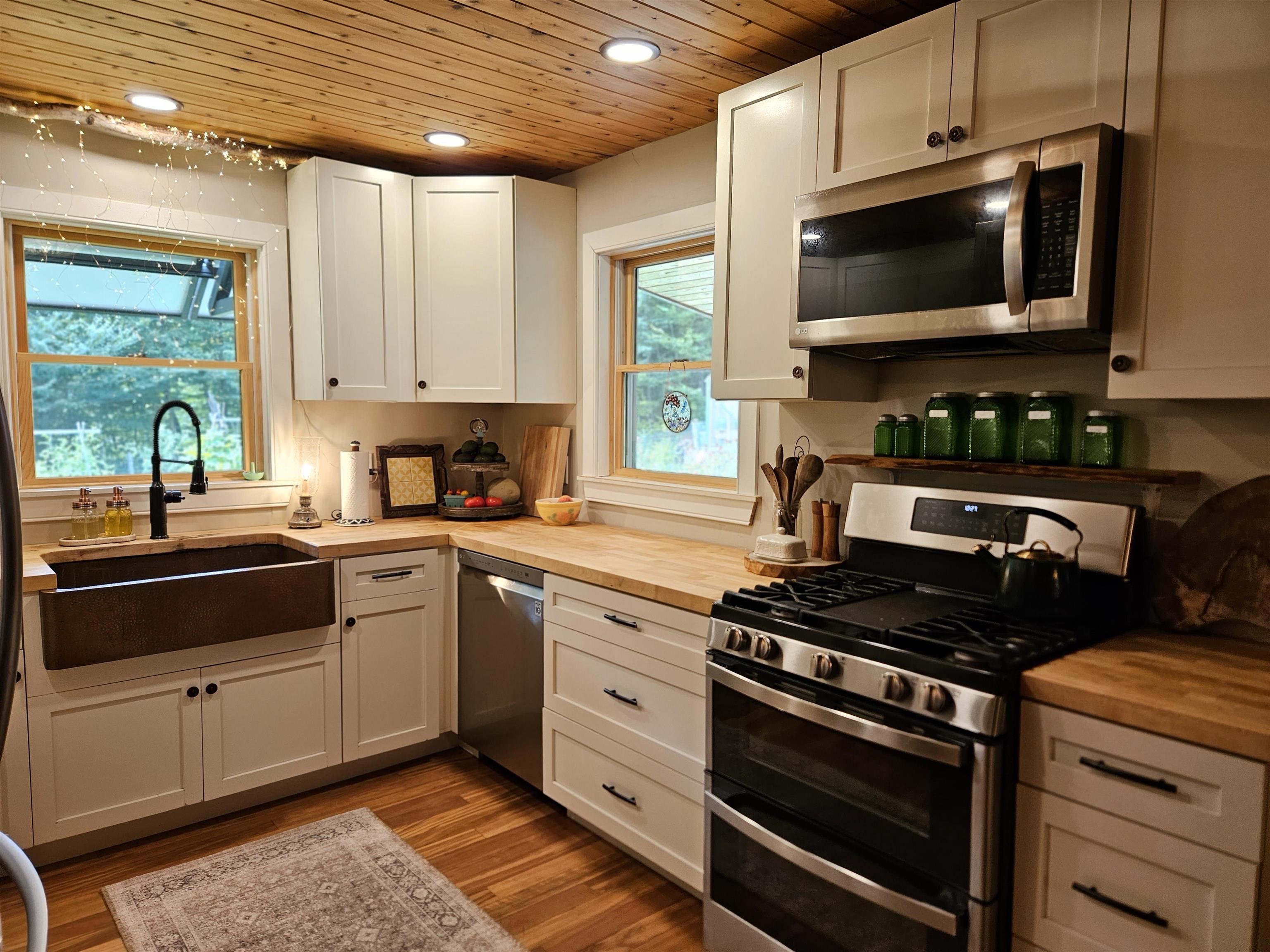 762 Potter Road Lowell, VT 05847 - Photo 9 of 50