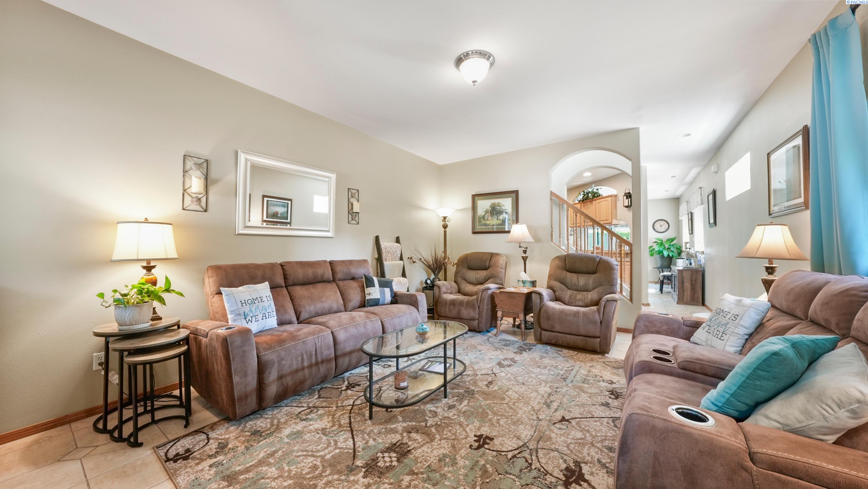 153 Keene Road, Unit 9 Richland, WA 99352 - Photo 4 of 30 Gallery Image 4