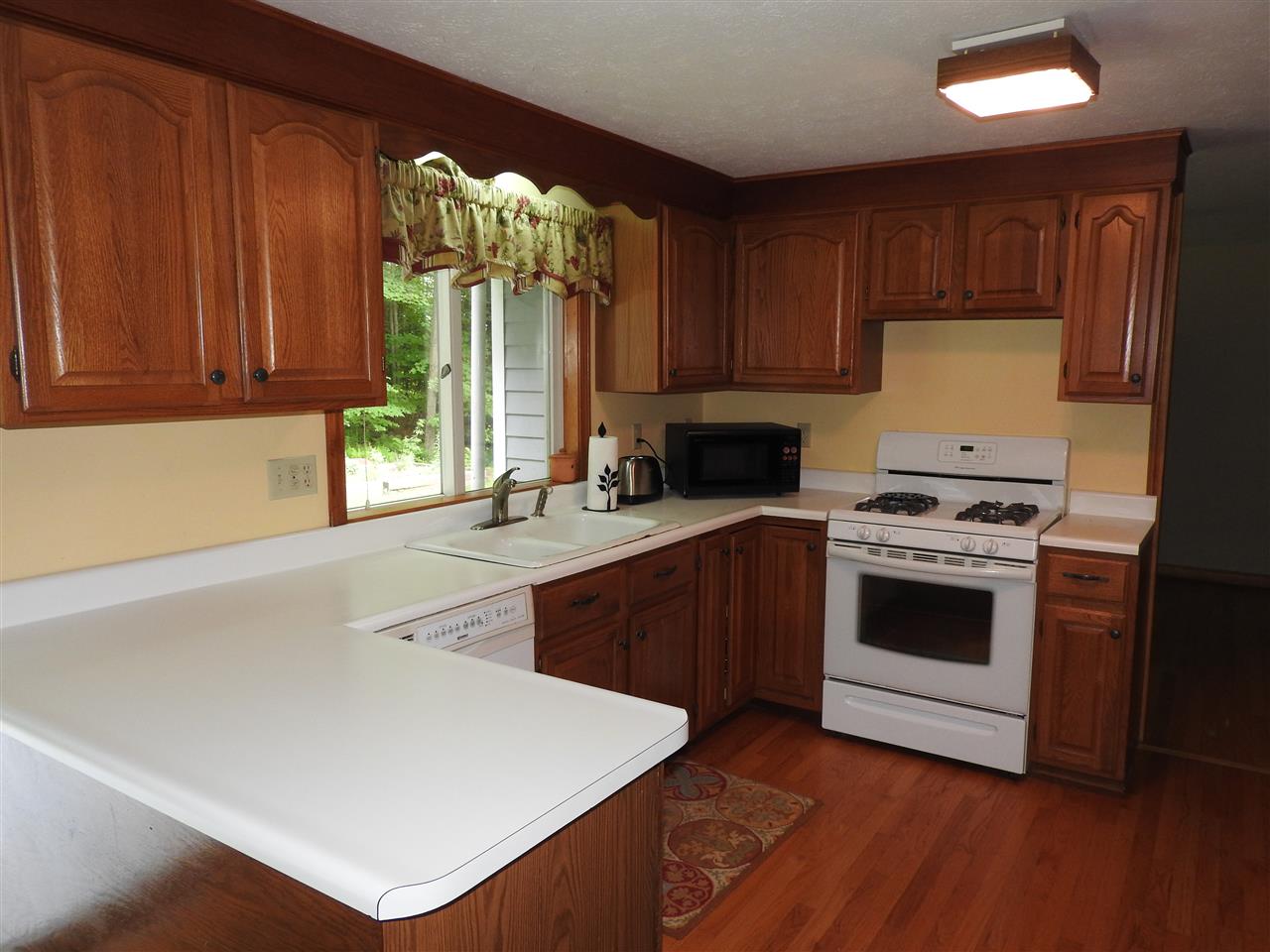 122 Davison Road Henniker, NH 03242 - Photo 5 of 23 Gallery Image 5
