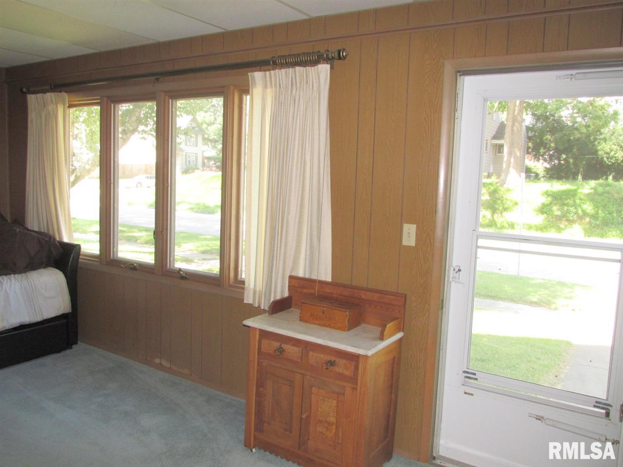 1102 25th Street Moline, IL 61265 - Photo 13 of 23 Gallery Image 13