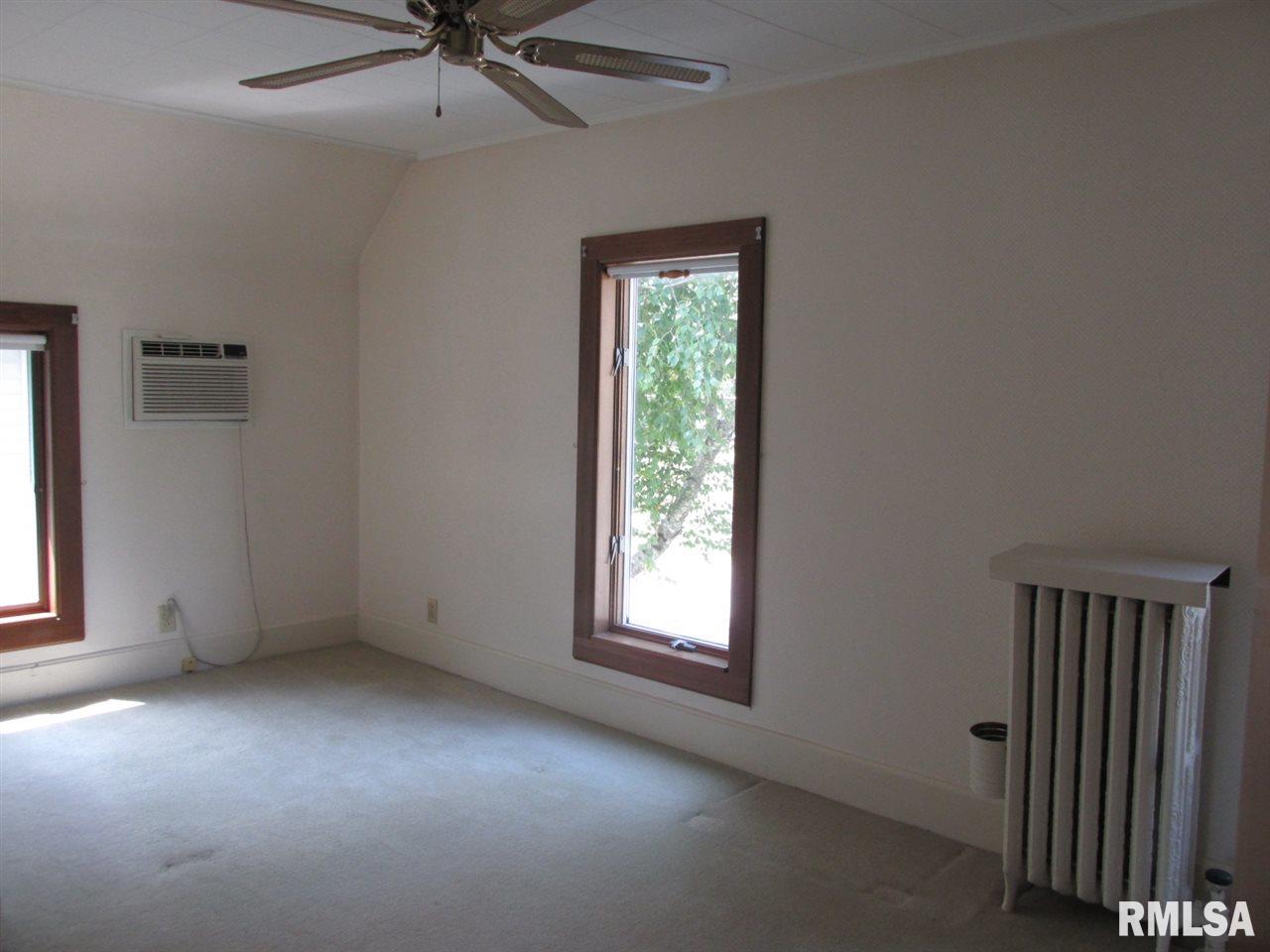 1102 25th Street Moline, IL 61265 - Photo 15 of 23 Gallery Image 15