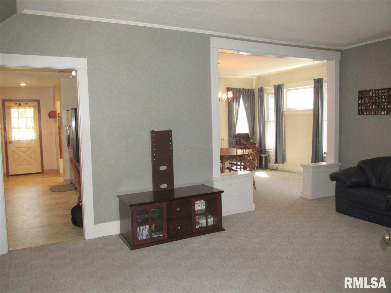 1102 25th Street Moline, IL 61265 - Photo 3 of 23 Gallery Image 3