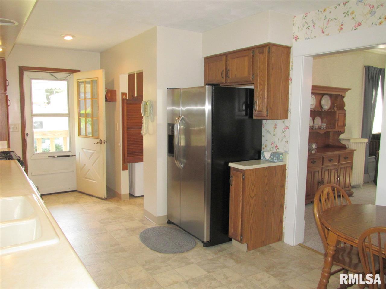 1102 25th Street Moline, IL 61265 - Photo 7 of 23 Gallery Image 7