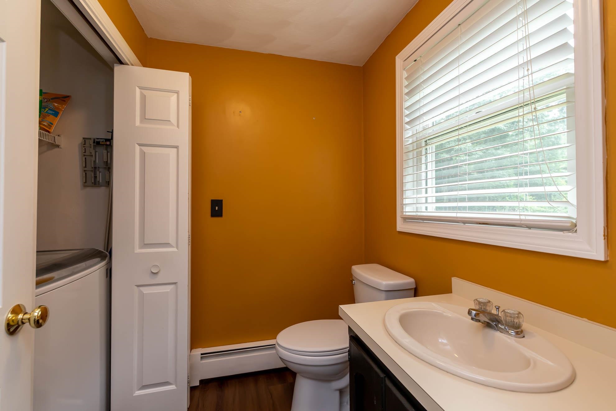 138 Londonderry Road Windham, NH 03087 - Photo 13 of 40