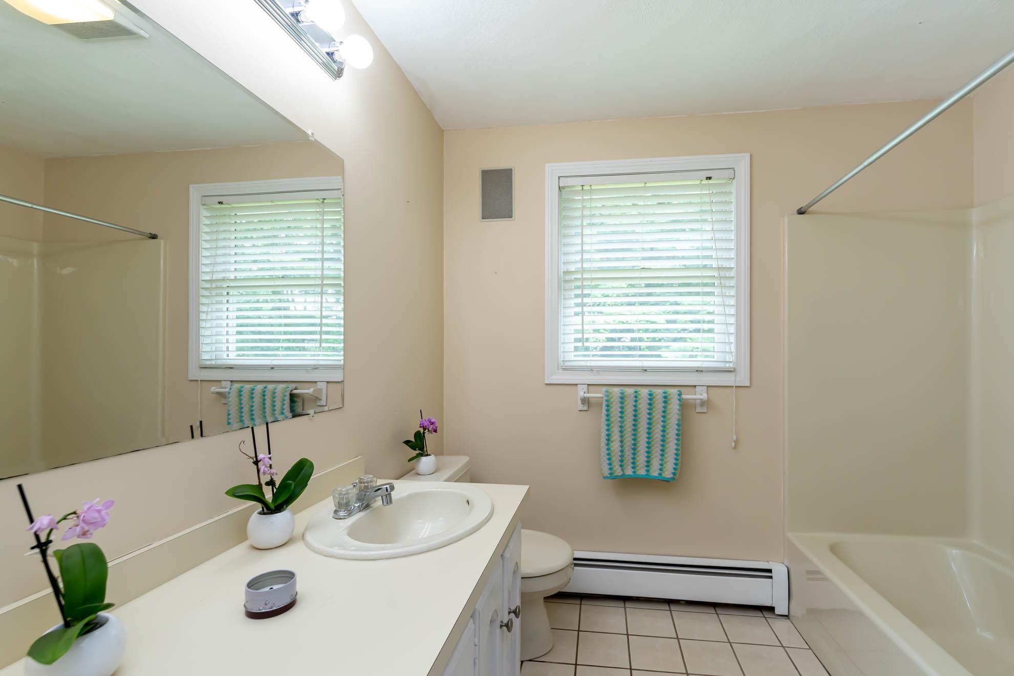 138 Londonderry Road Windham, NH 03087 - Photo 19 of 40
