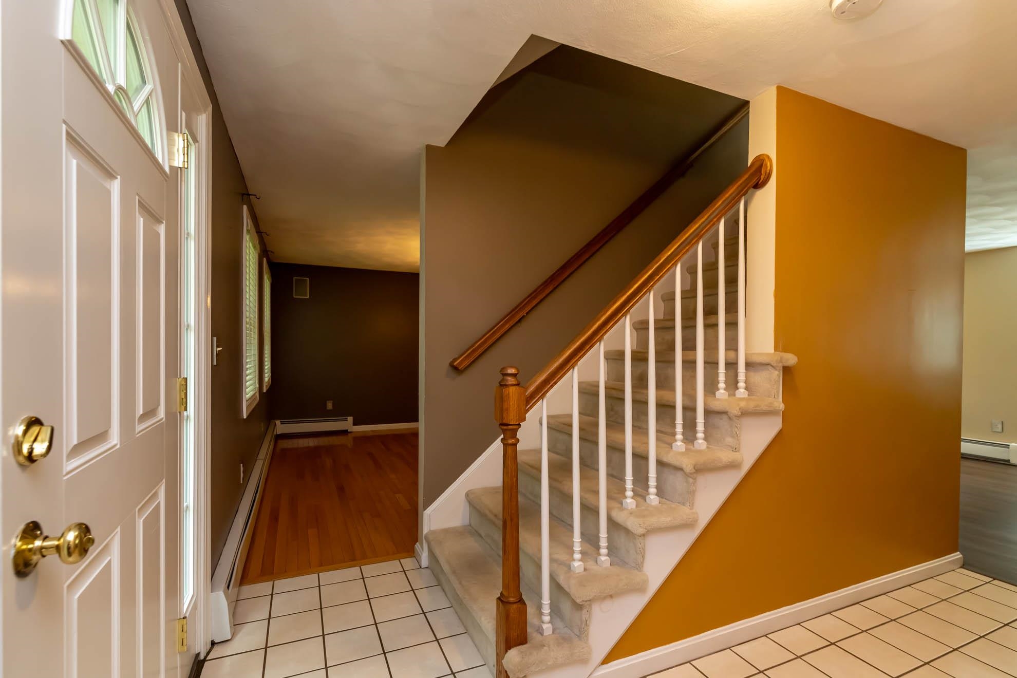 138 Londonderry Road Windham, NH 03087 - Photo 2 of 40