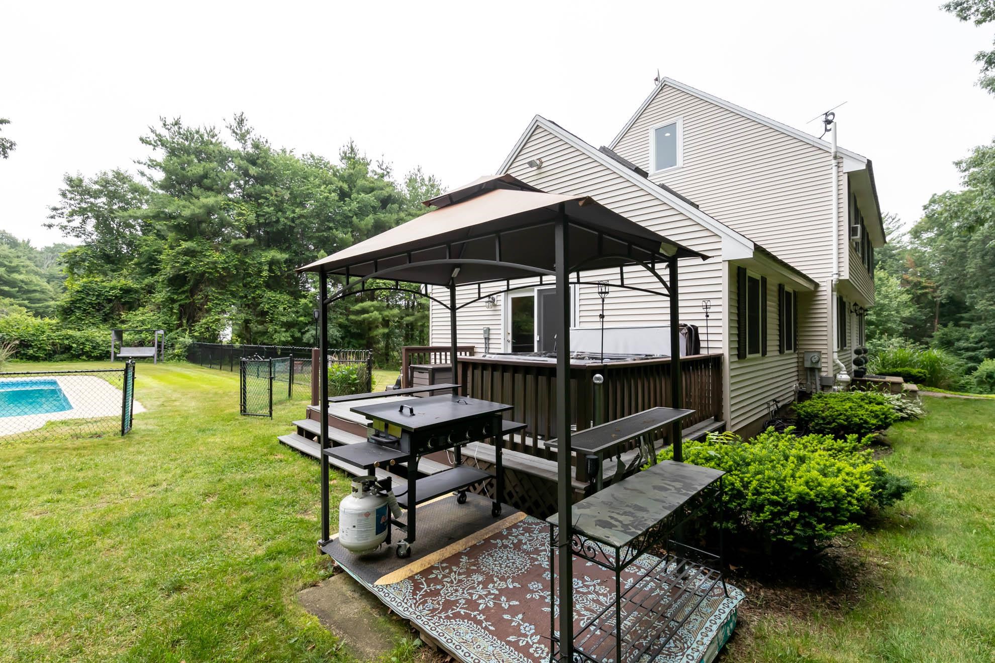 138 Londonderry Road Windham, NH 03087 - Photo 31 of 40