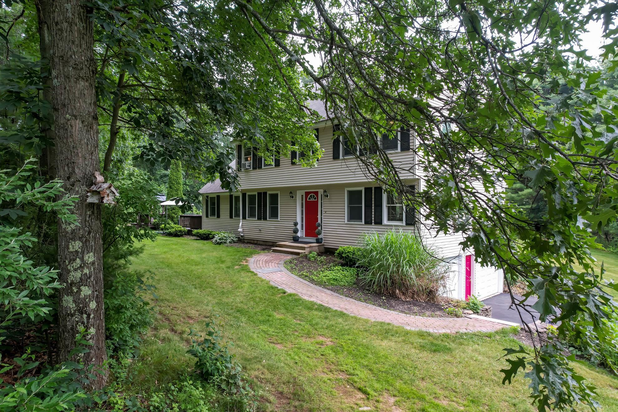 138 Londonderry Road Windham, NH 03087 - Photo 32 of 40