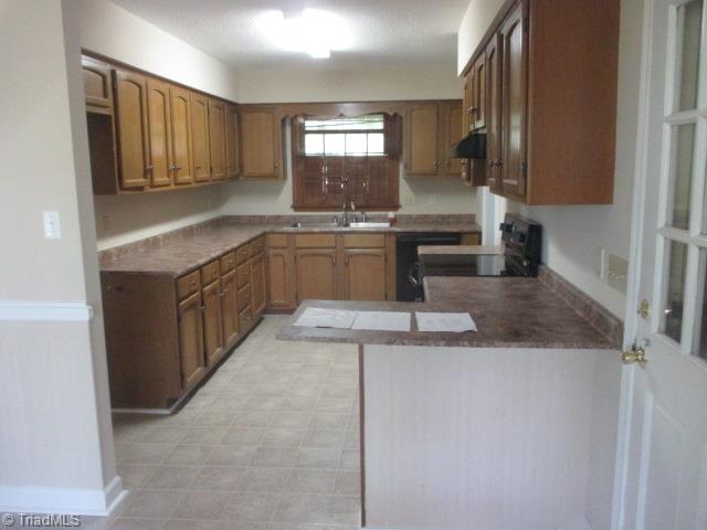 716 South Sellars Mill Road Burlington, NC 27217 - Photo 3 of 18 Gallery Image 3