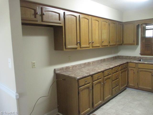 716 South Sellars Mill Road Burlington, NC 27217 - Photo 4 of 18 Gallery Image 4