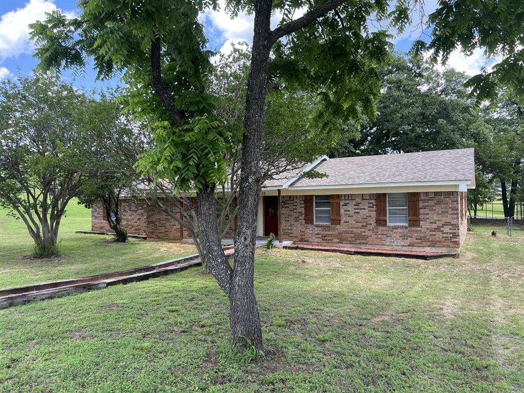 38 Valley View Circle Denison, TX 75021 - Photo 2 of 14
