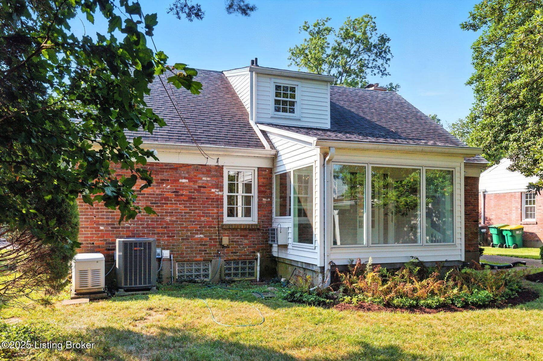 4622 Beaver Road Louisville, KY 40207 - Photo 10 of 63 photo_online_009