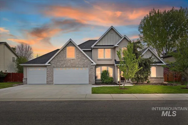 $699,990 | 462 South Waterton Avenue, Eagle, ID 83616