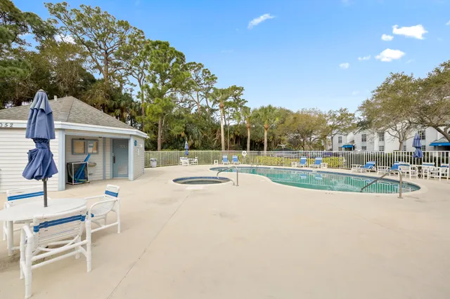 $255,000 | 7030 N Highway, Unit DD205, Cocoa, FL 32927