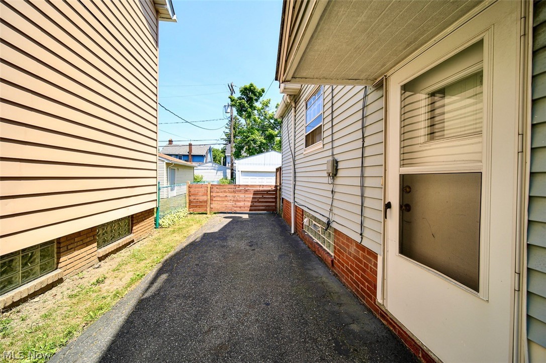 3411 Tullamore Road Cleveland, OH 44118 - Photo 22 of 33 Gallery Image 22