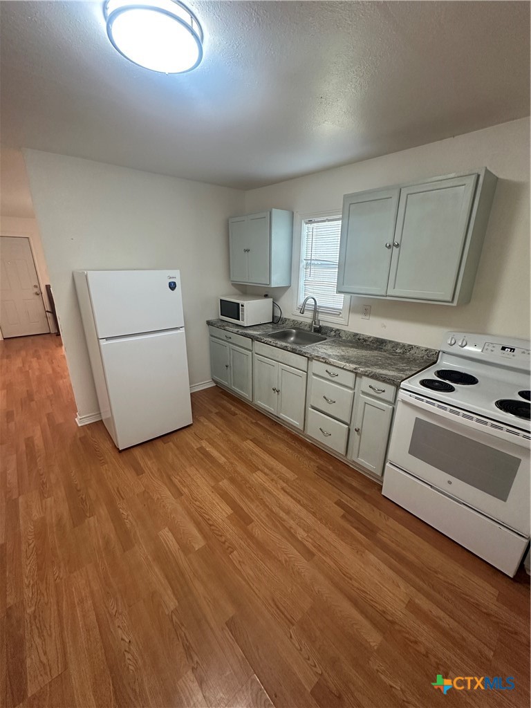 808 South Cameron Street, Unit A Victoria, TX 77901 - Photo 4 of 11