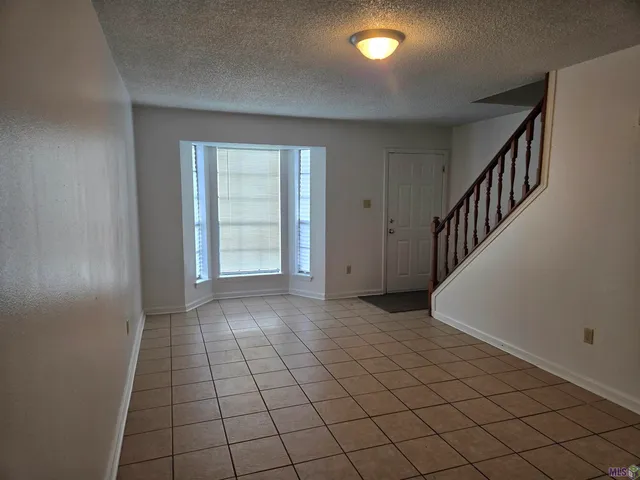 $950 | 113 Oak Ridge Avenue, Unit C, Donaldsonville, LA 70346