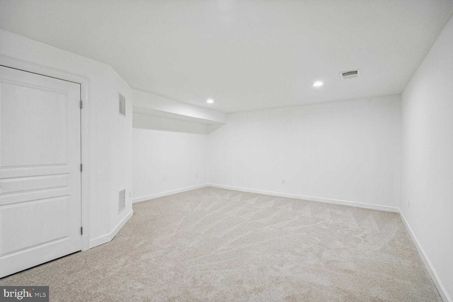 5521 Victory Loop Manassas, VA 20112 - Photo 46 of 54