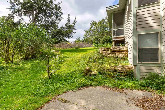 $369,900 | 1 Waterford Drive, Galena, IL 61036