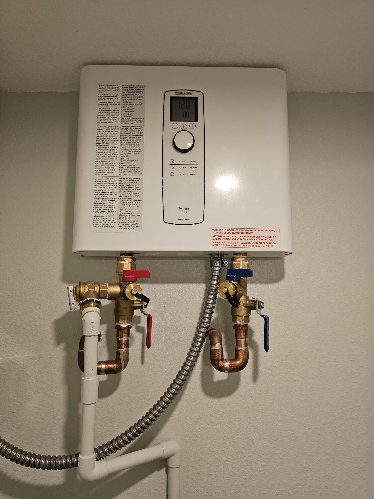 218 Lignumvitae Drive Key Largo, FL 33037 - Photo 19 of 35 a bathroom with a sink and mirror