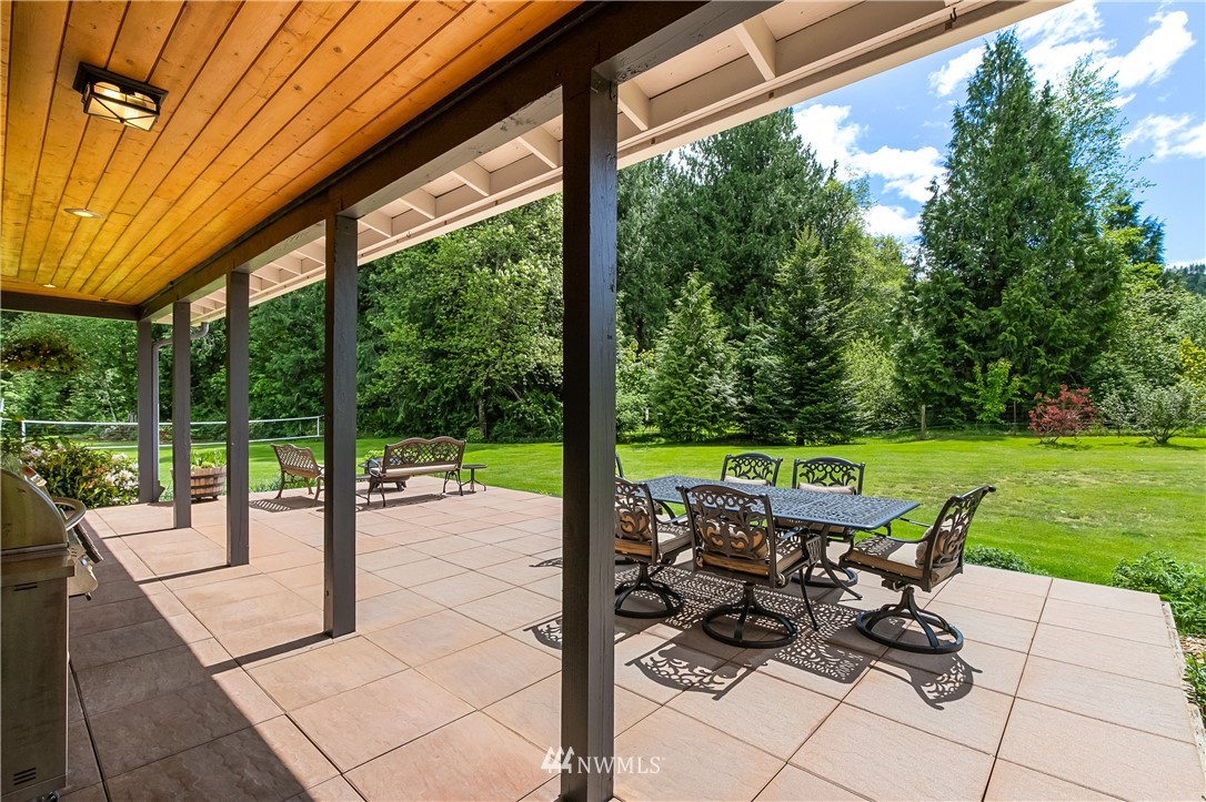 8472 Silver Lake Road Maple Falls, WA 98266 - Photo 11 of 40