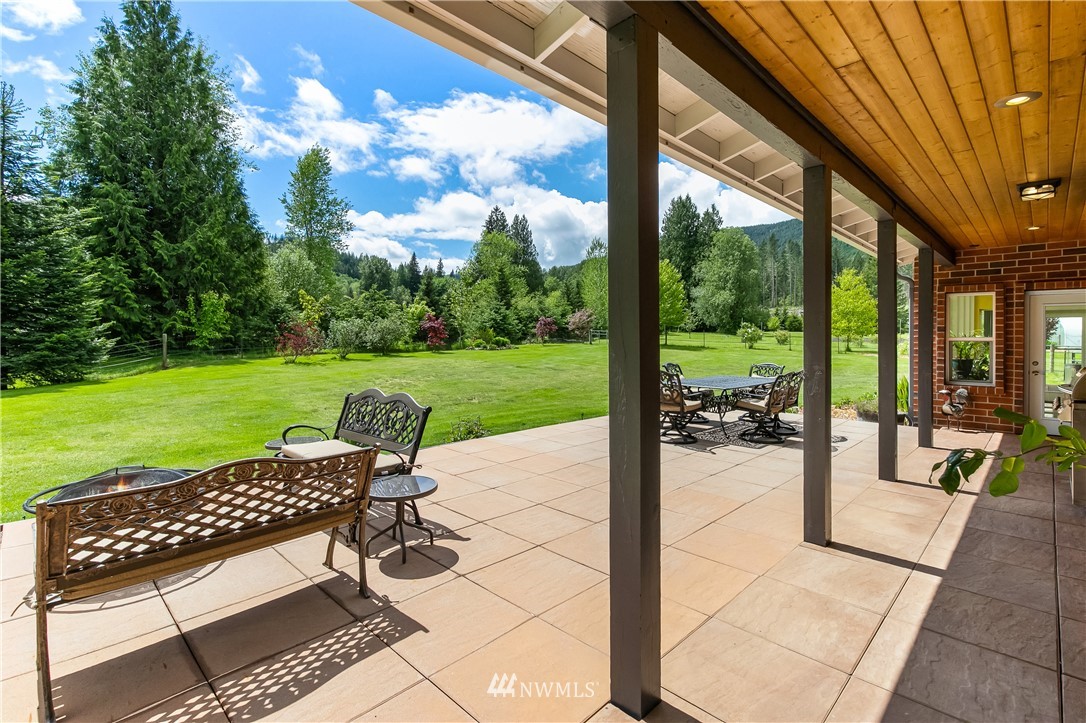 8472 Silver Lake Road Maple Falls, WA 98266 - Photo 12 of 40