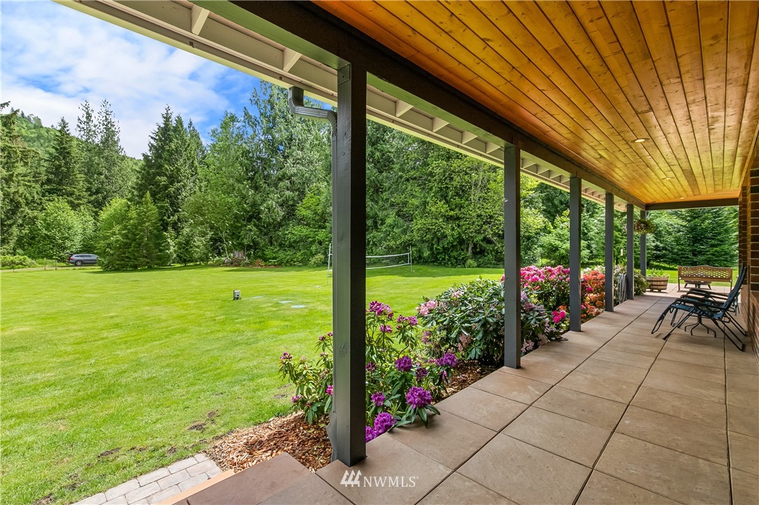 8472 Silver Lake Road Maple Falls, WA 98266 - Photo 13 of 40