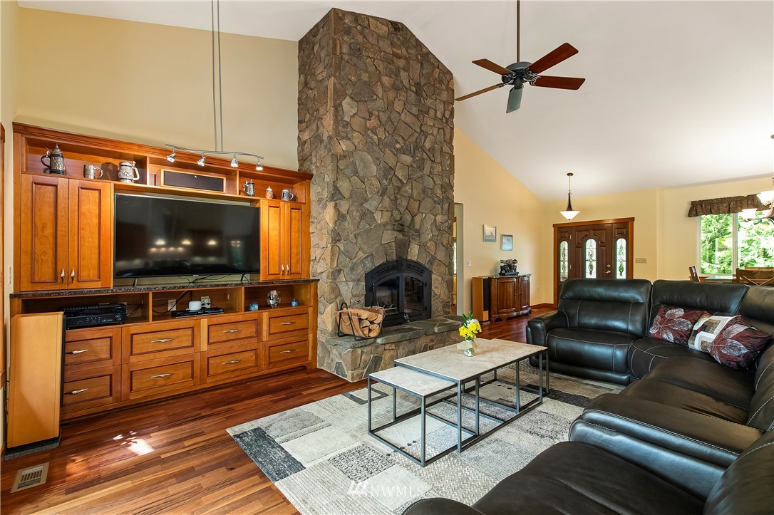 8472 Silver Lake Road Maple Falls, WA 98266 - Photo 18 of 40